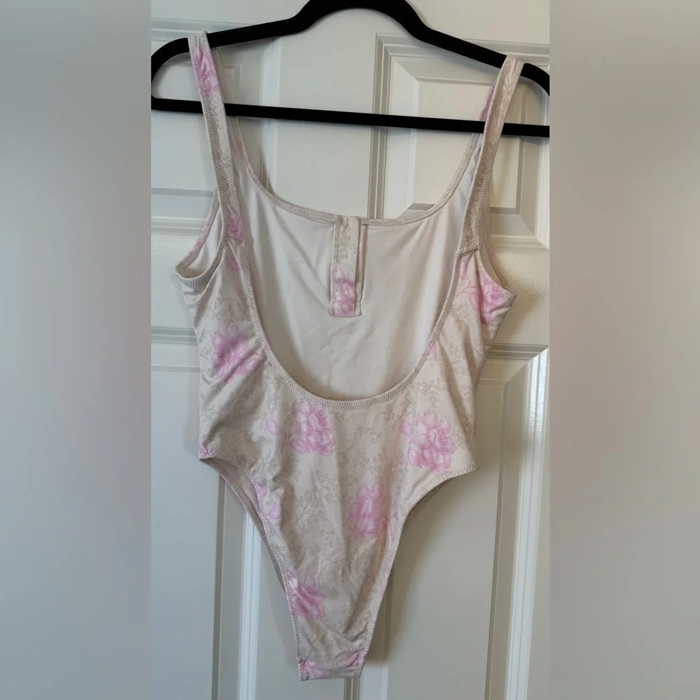 Frankie’s Bikinis xPamela Anderson One Piece in Lace On The Beach Size Large